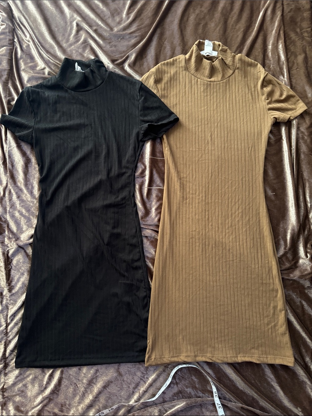Short Sleeve Ribbed Mock Neck Mini Dress - Black & Brown